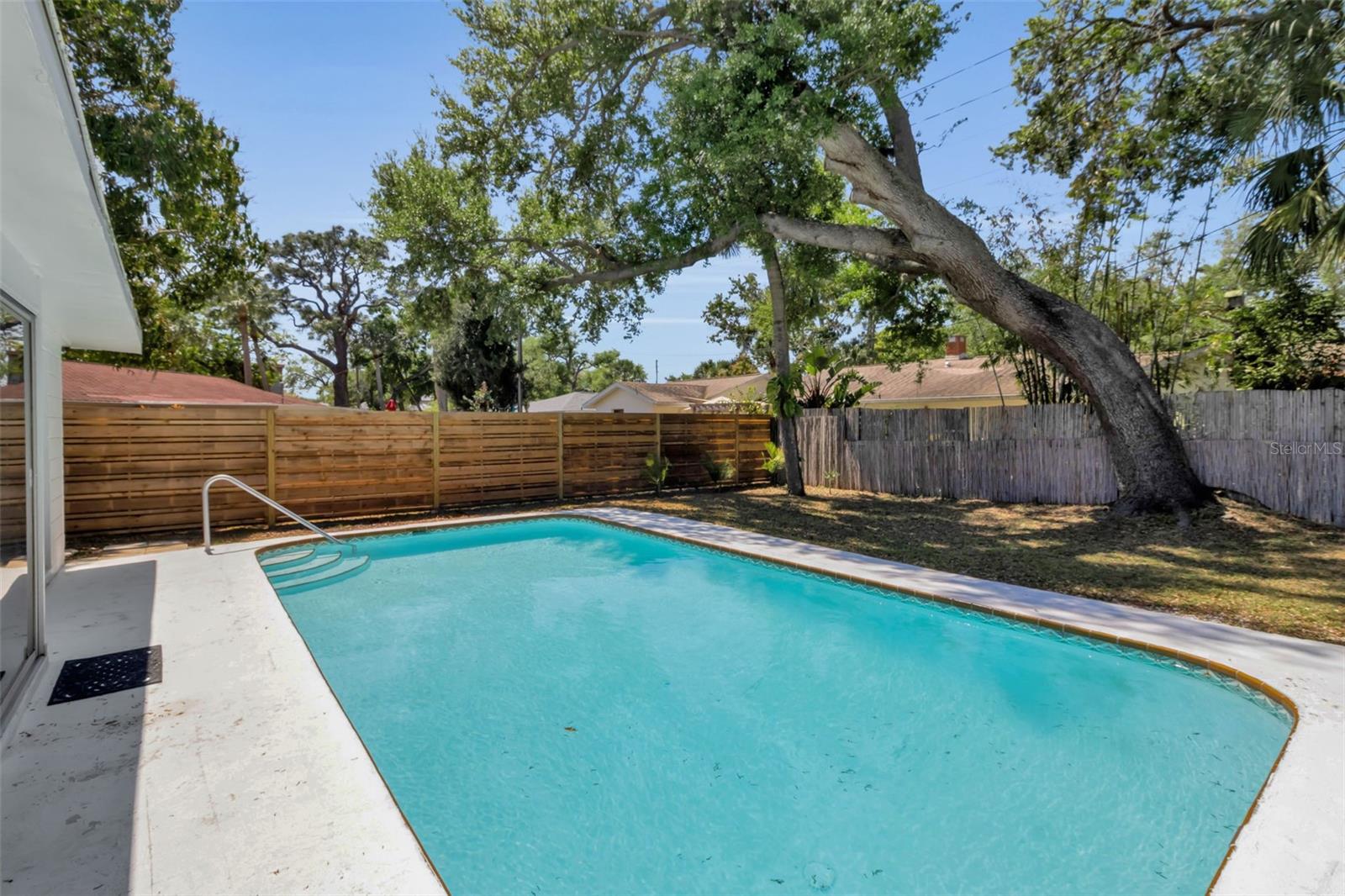 SYLVAN SHORES - Residential