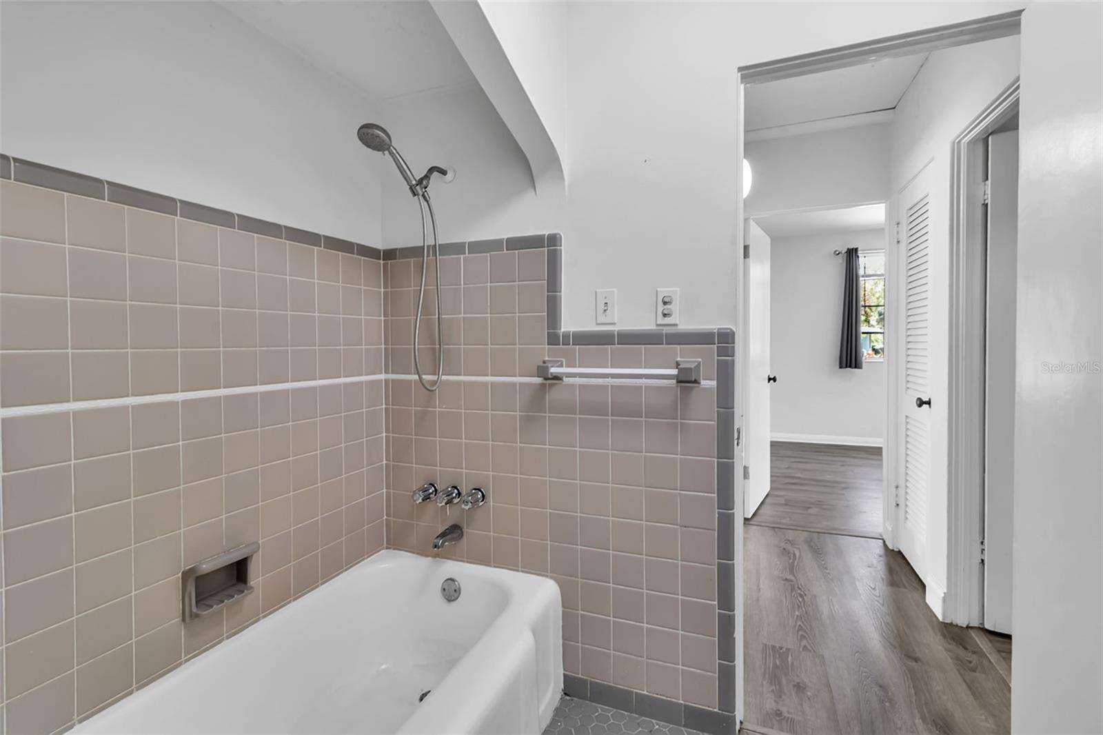 SYLVAN SHORES - Residential