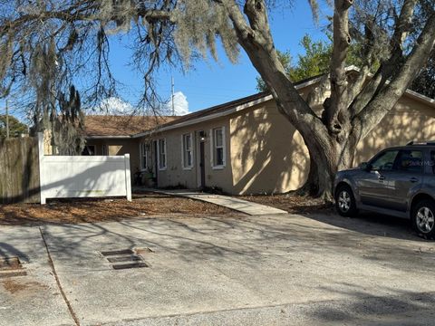 Photo of 3028 Robert Avenue #F, Auburndale, FL 33823 (MLS # O6411915)
