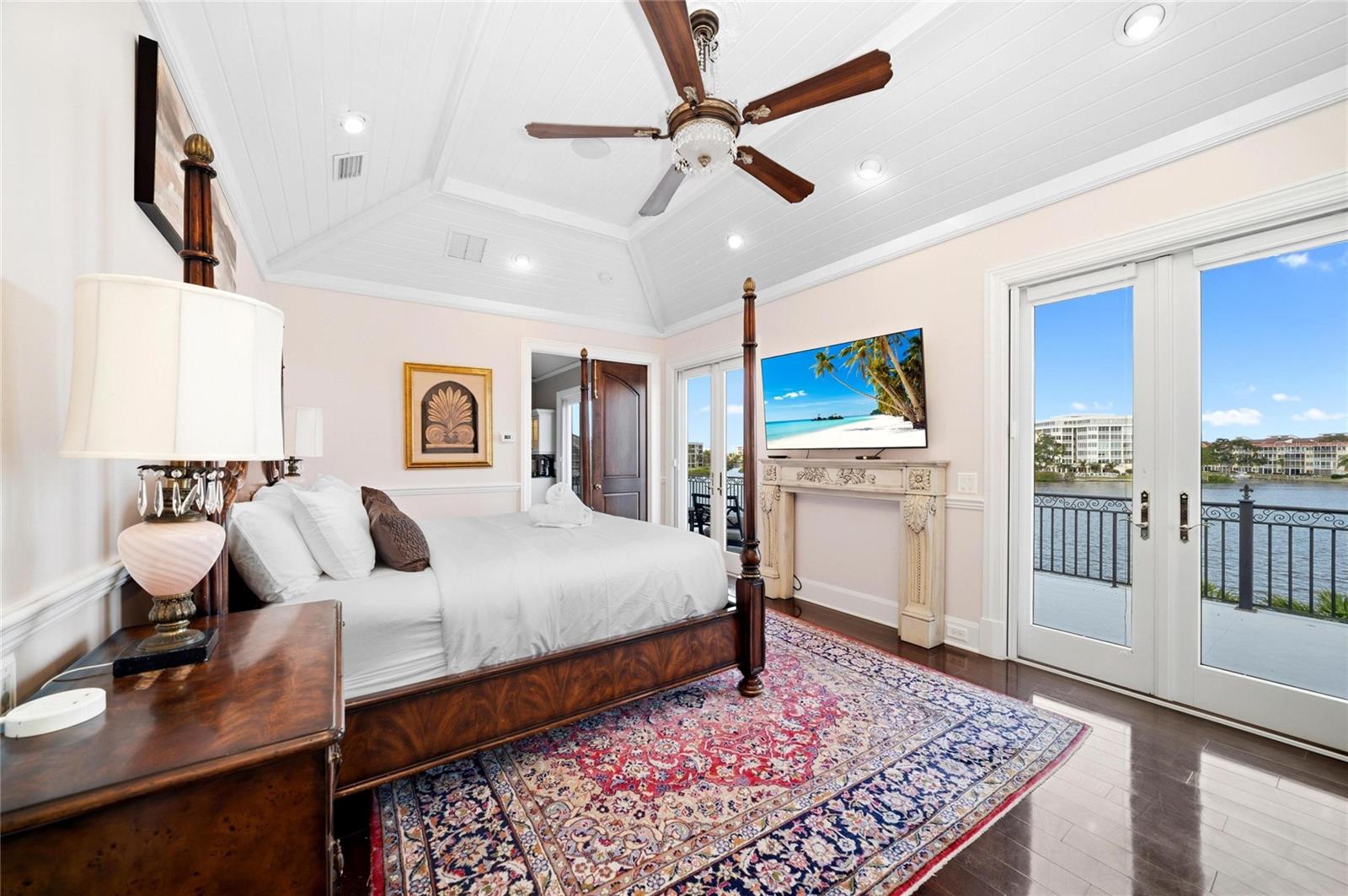 PINE SHORES ESTATE 7TH SEC - Residential
