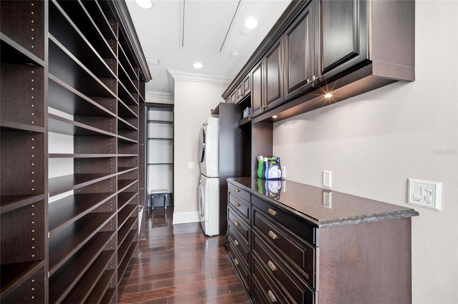 PINE SHORES ESTATE 7TH SEC - Residential