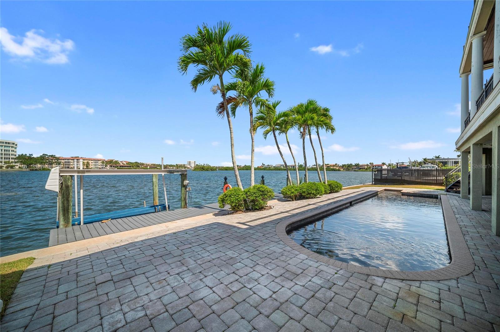 PINE SHORES ESTATE 7TH SEC - Residential