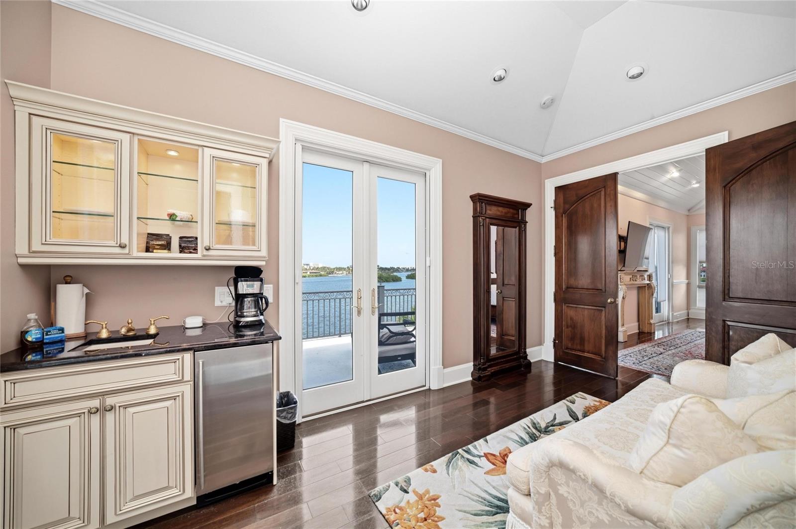 PINE SHORES ESTATE 7TH SEC - Residential