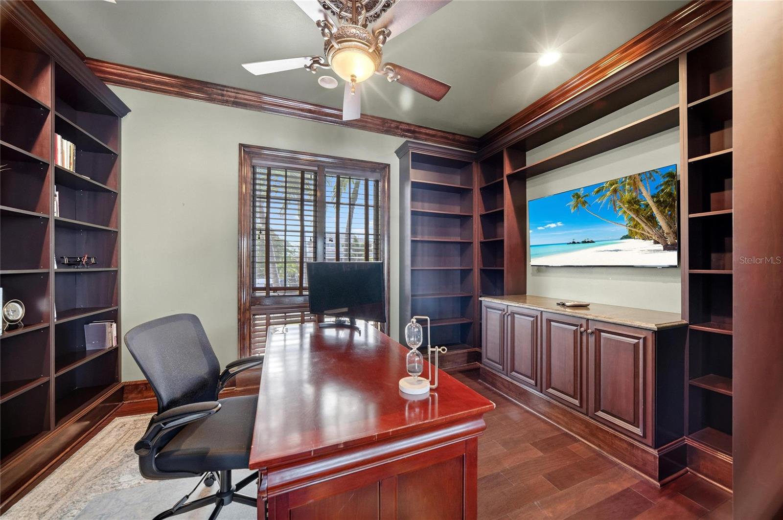 PINE SHORES ESTATE 7TH SEC - Residential