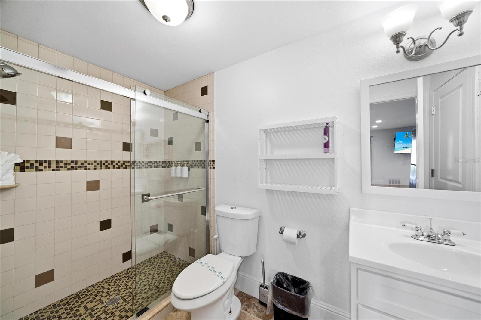PINE SHORES ESTATE 7TH SEC - Residential