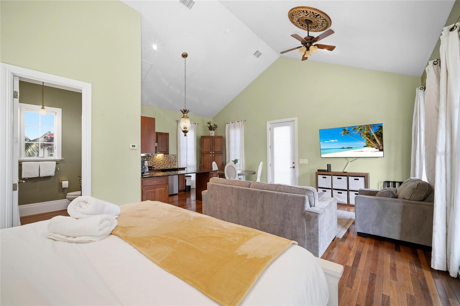 PINE SHORES ESTATE 7TH SEC - Residential