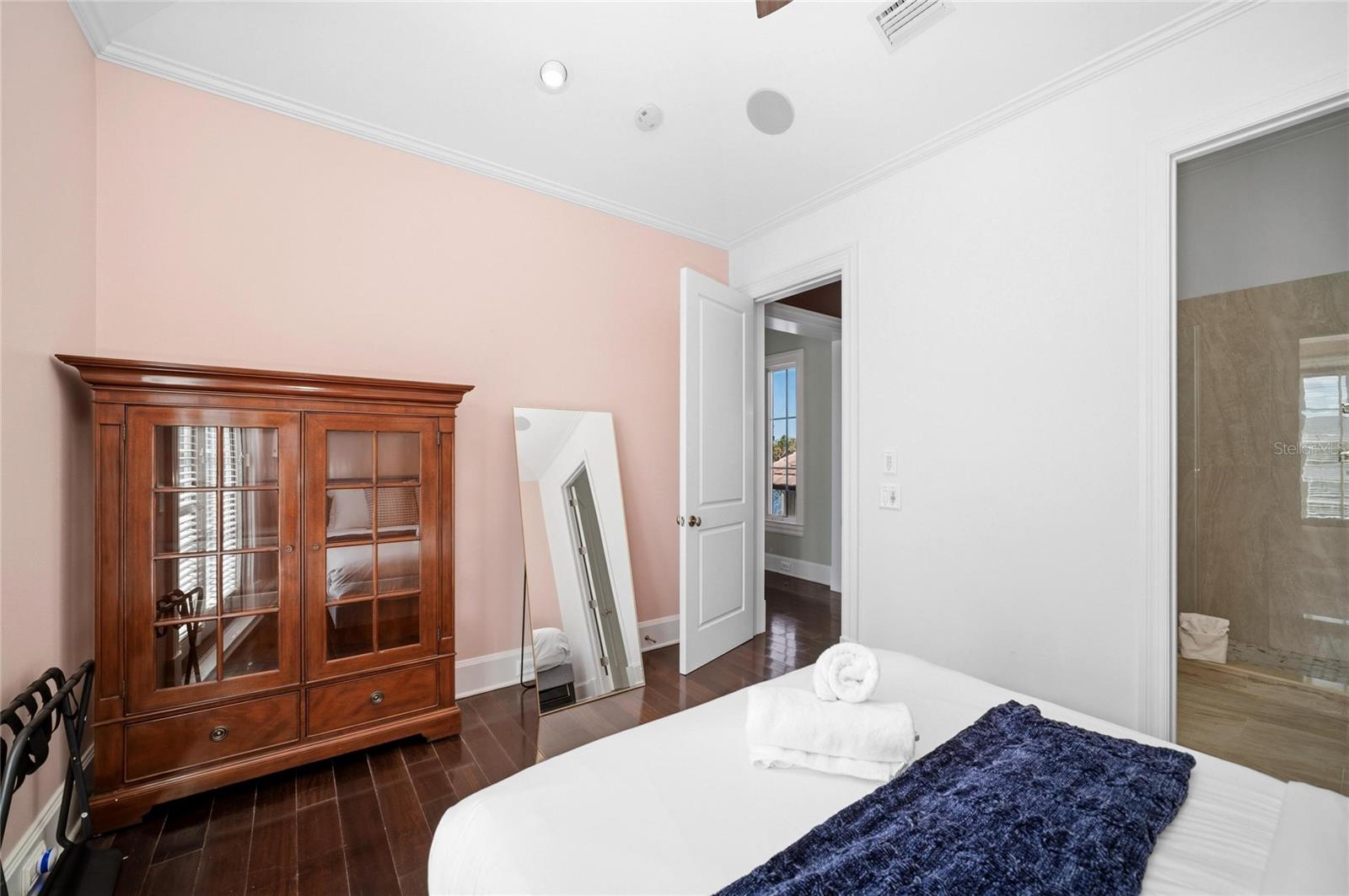 PINE SHORES ESTATE 7TH SEC - Residential