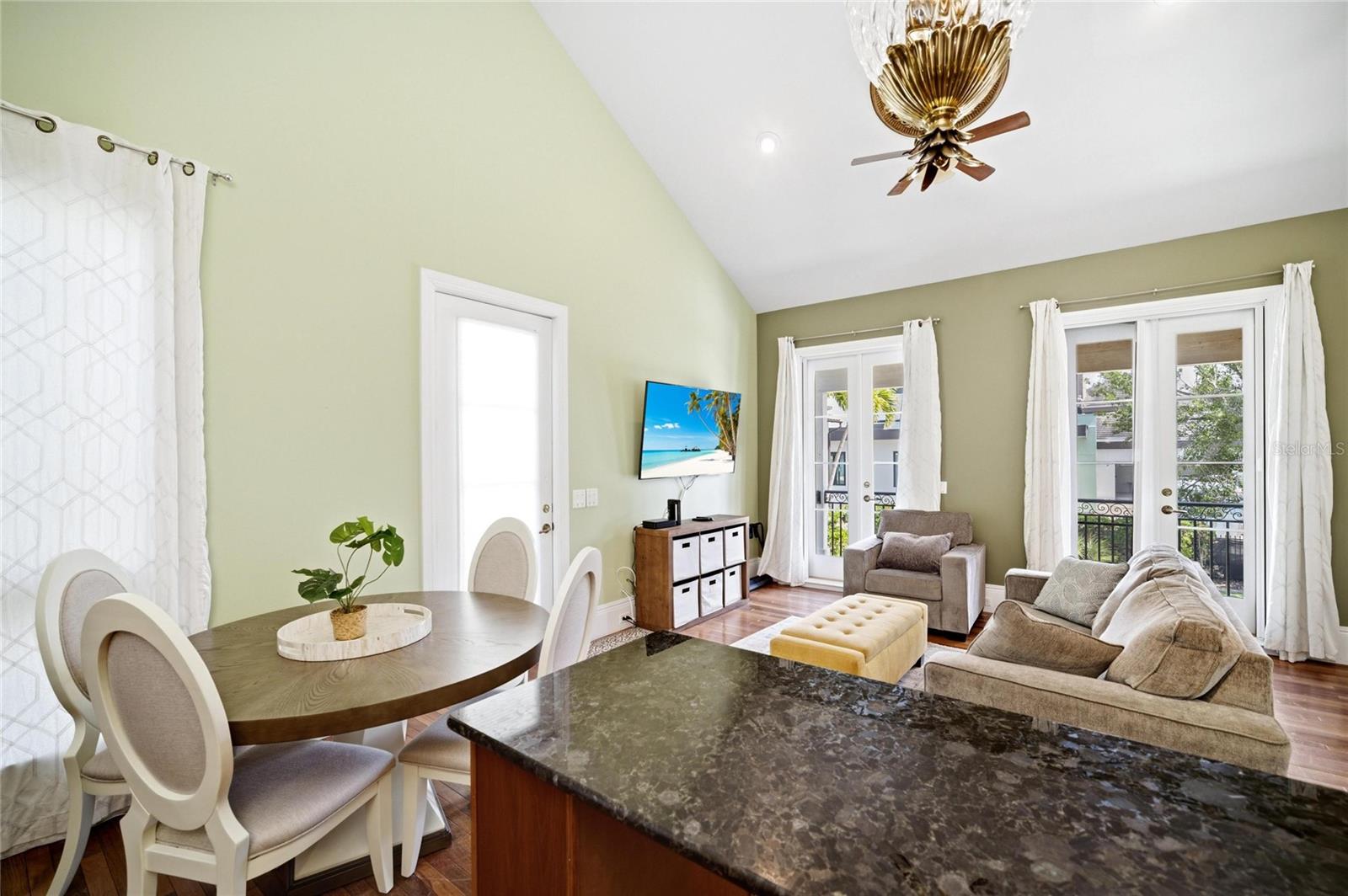 PINE SHORES ESTATE 7TH SEC - Residential