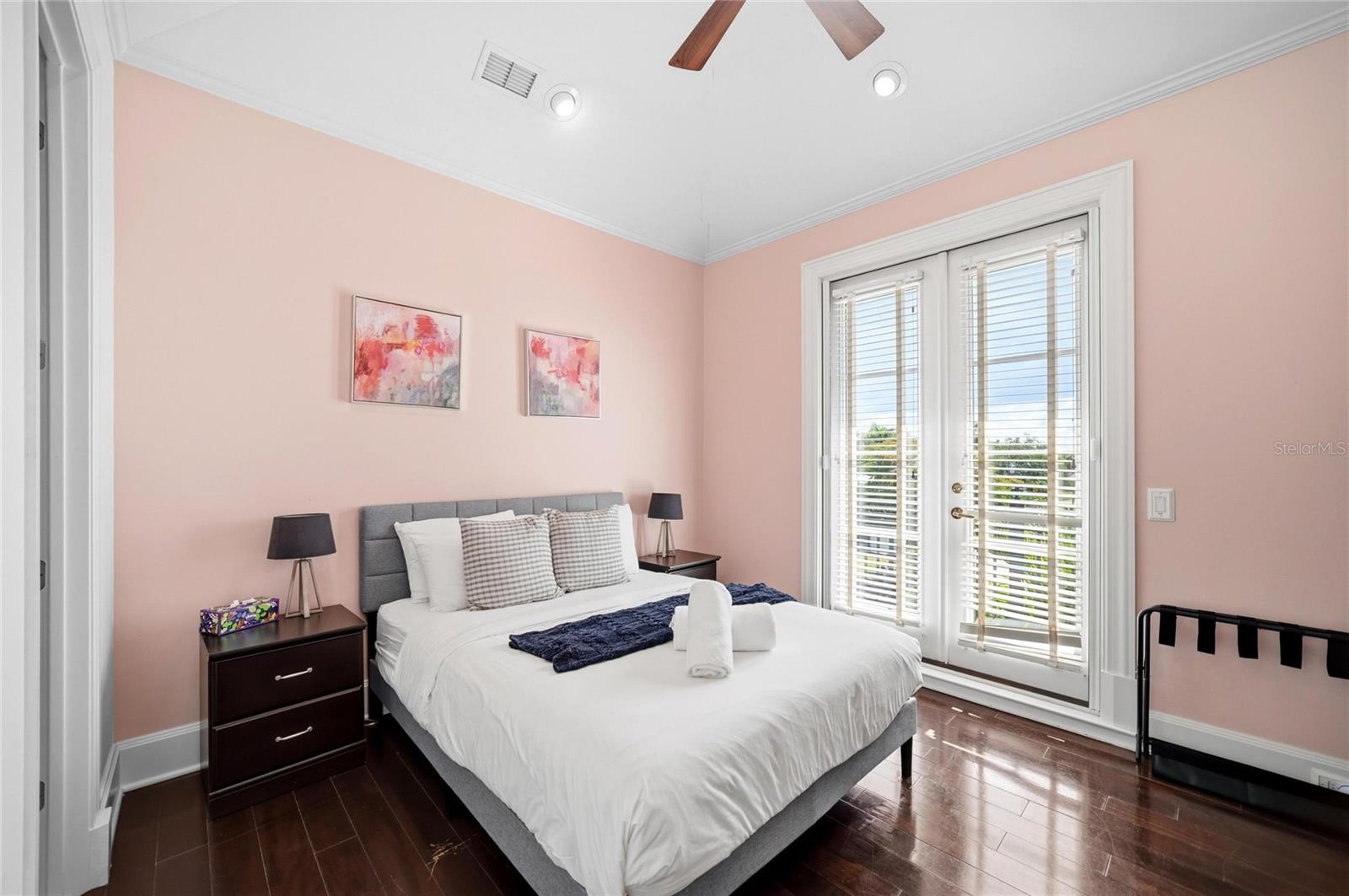 PINE SHORES ESTATE 7TH SEC - Residential