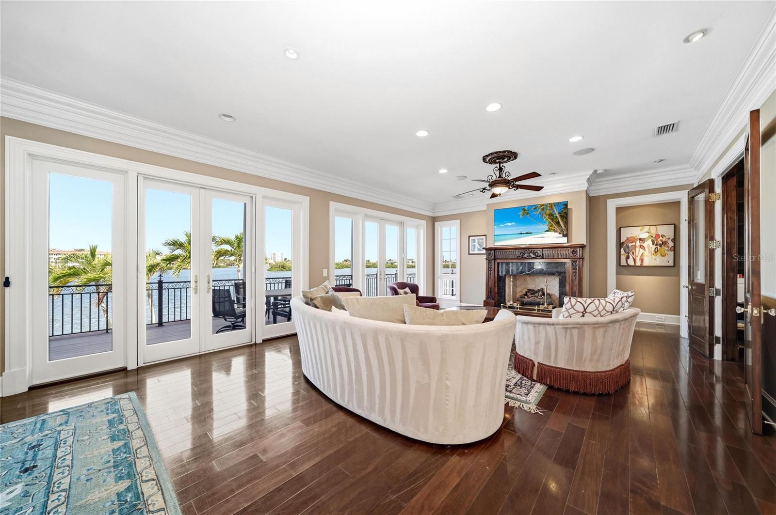 PINE SHORES ESTATE 7TH SEC - Residential