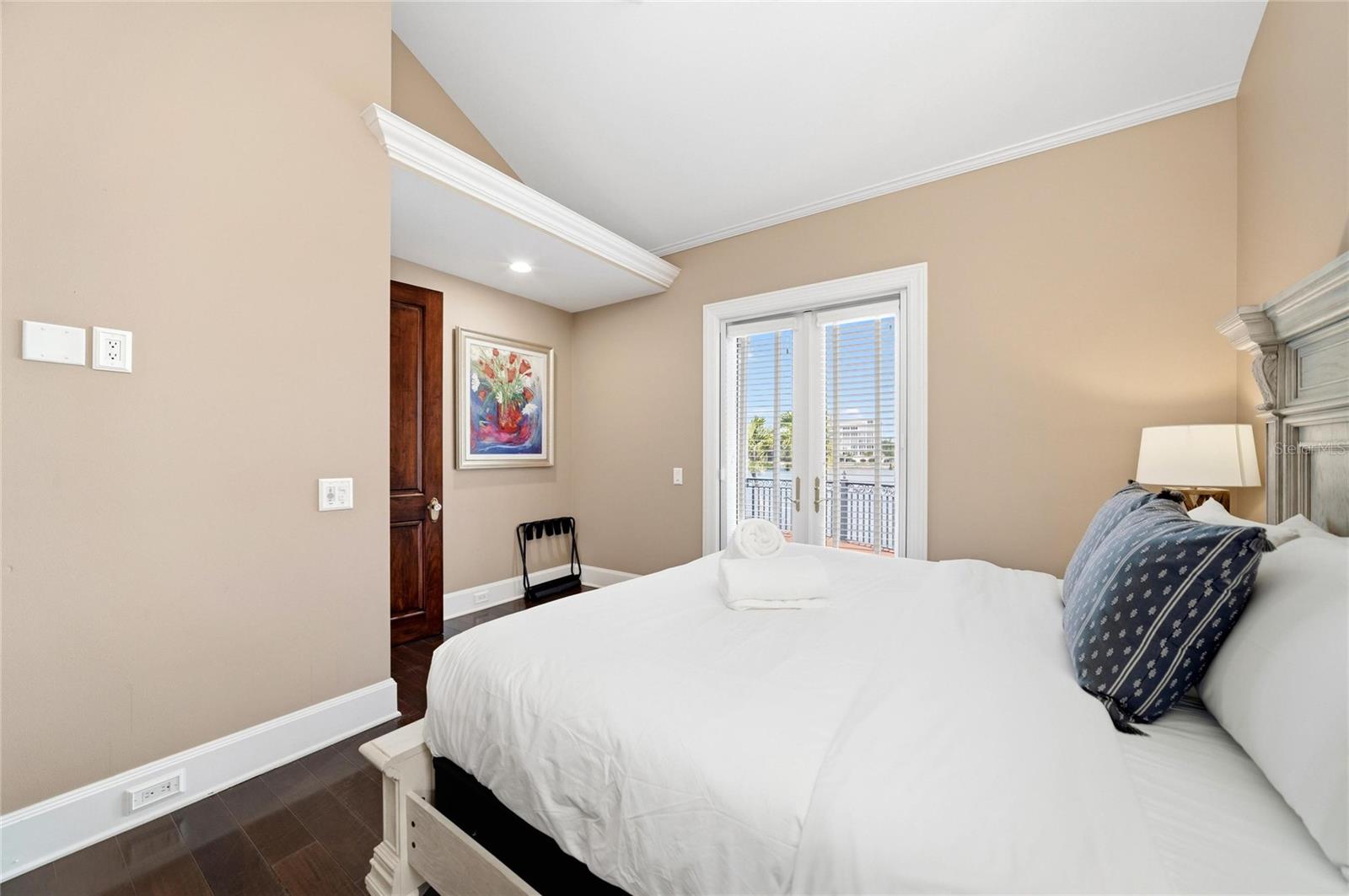 PINE SHORES ESTATE 7TH SEC - Residential