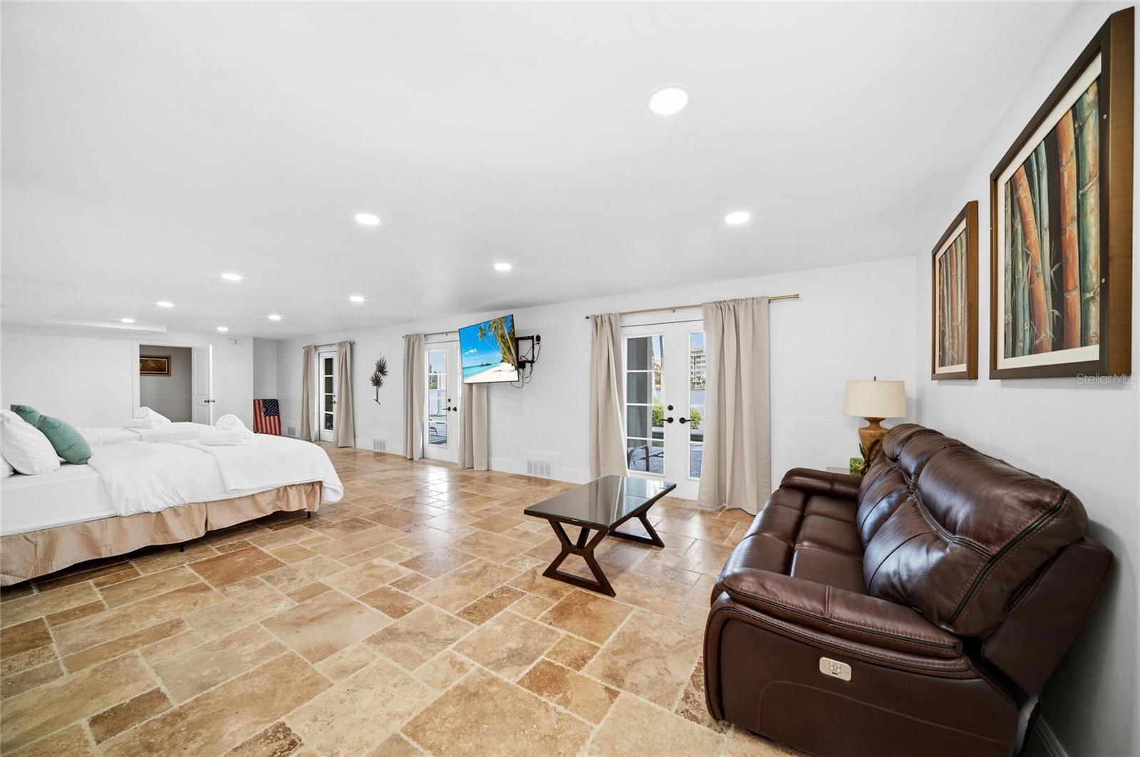 PINE SHORES ESTATE 7TH SEC - Residential