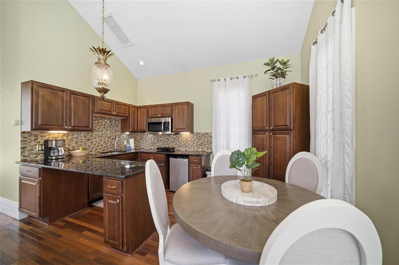 PINE SHORES ESTATE 7TH SEC - Residential