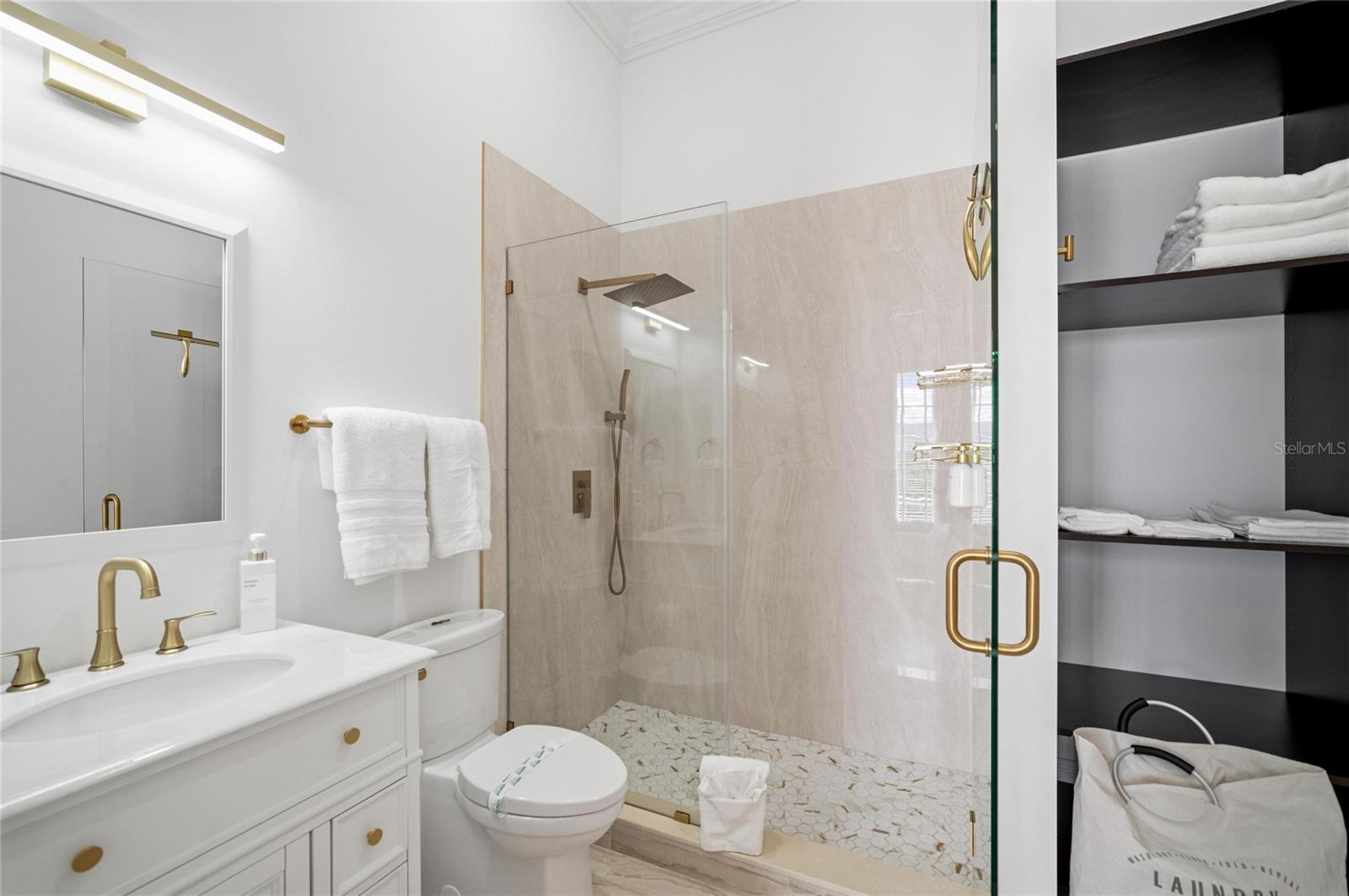 PINE SHORES ESTATE 7TH SEC - Residential
