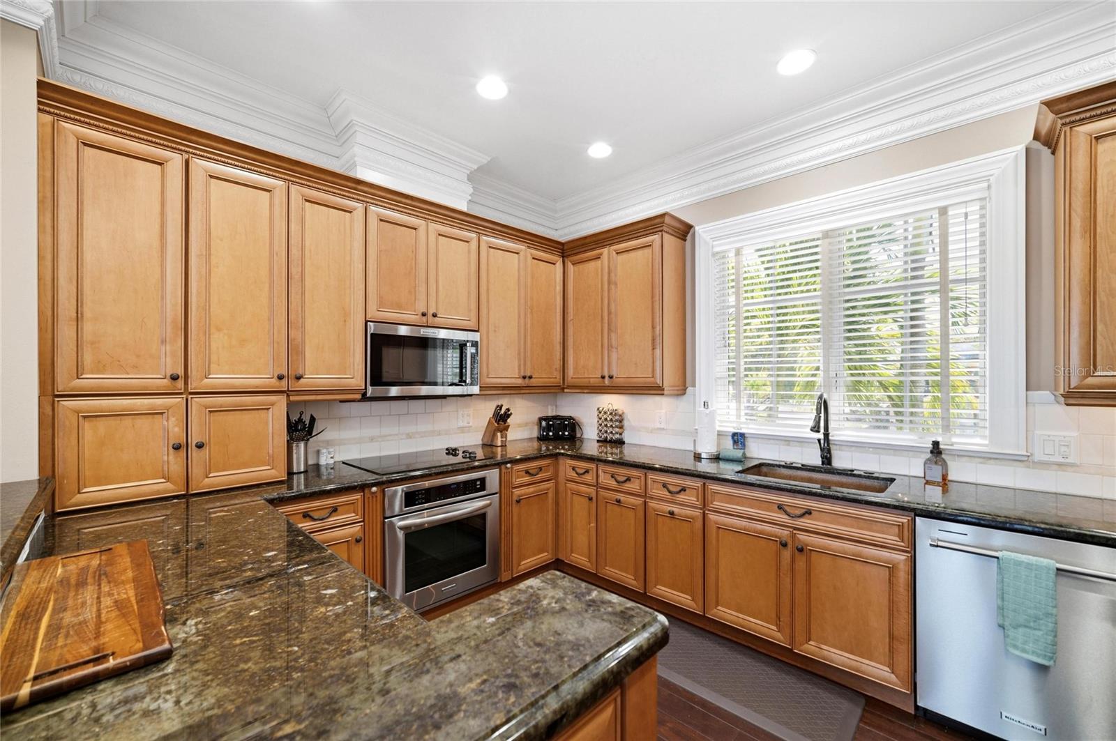 PINE SHORES ESTATE 7TH SEC - Residential