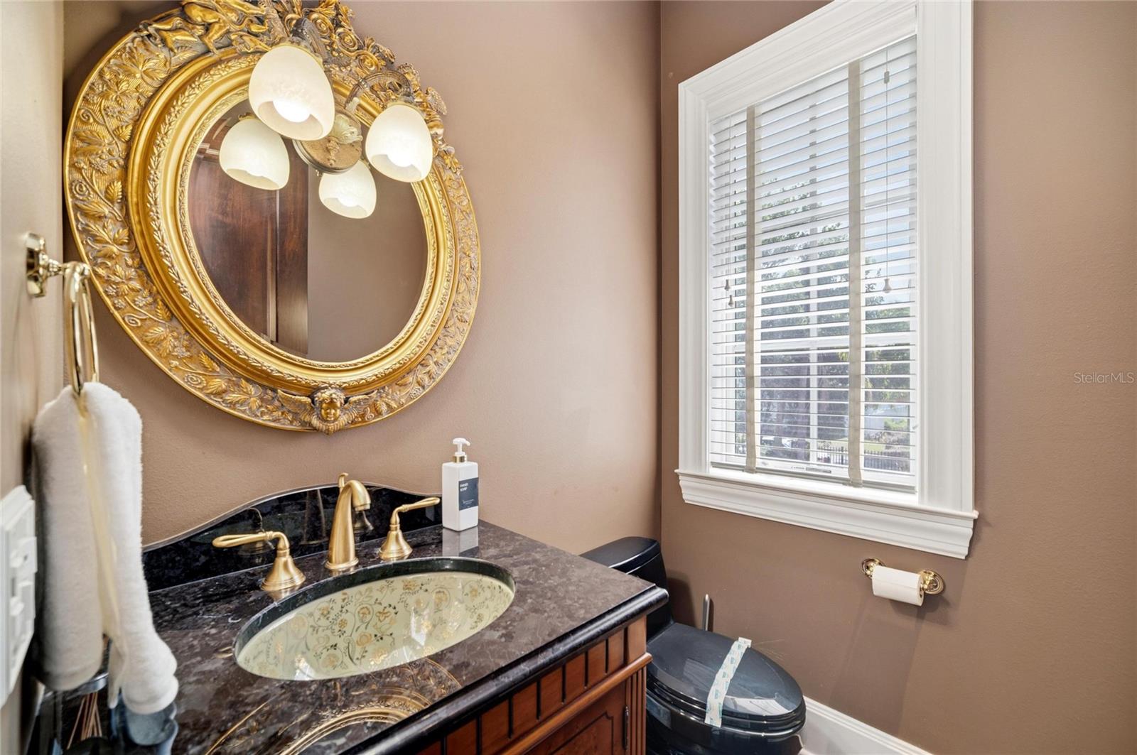 PINE SHORES ESTATE 7TH SEC - Residential