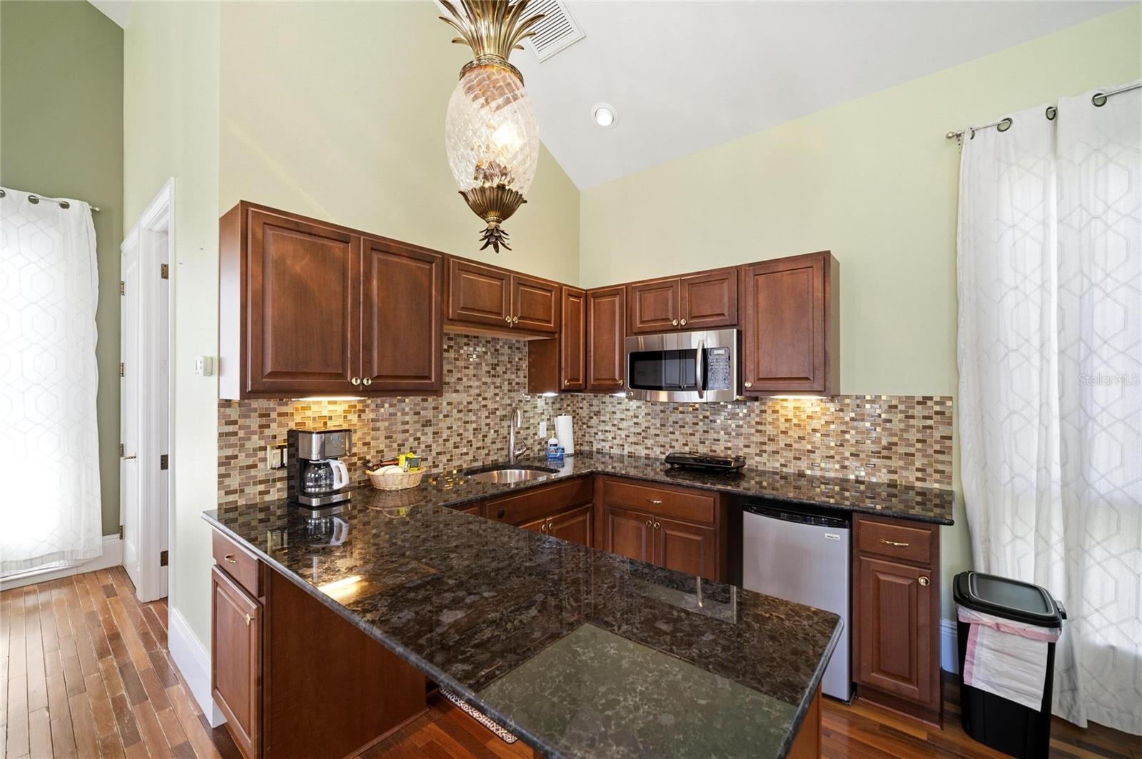 PINE SHORES ESTATE 7TH SEC - Residential
