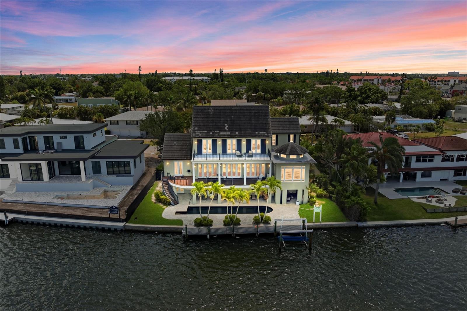 PINE SHORES ESTATE 7TH SEC - Residential