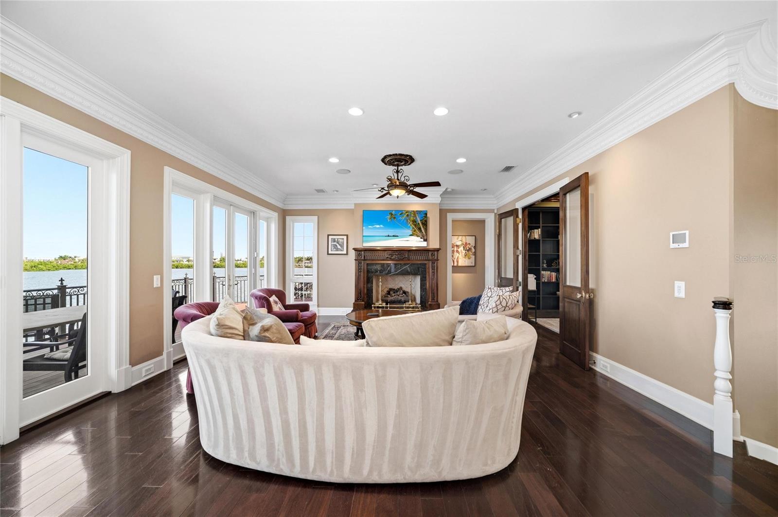 PINE SHORES ESTATE 7TH SEC - Residential