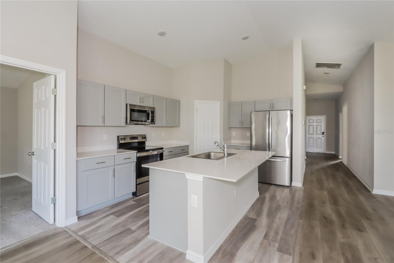 RIVERSTONE PH 2 - Residential Lease