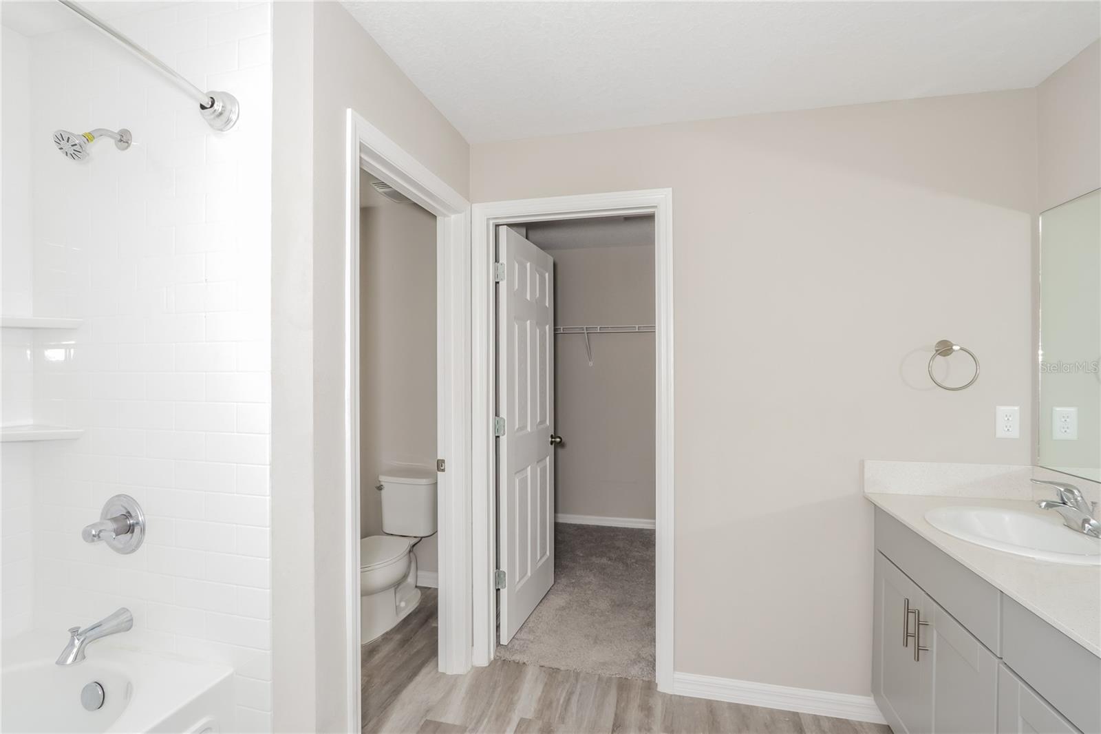 RIVERSTONE PH 2 - Residential Lease