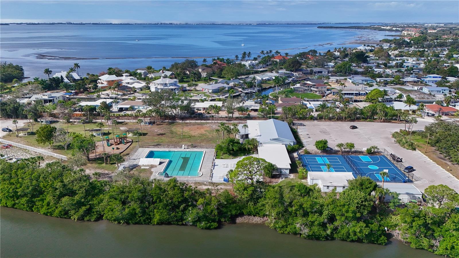 BAYSHORE GARDENS SEC 4 - Residential