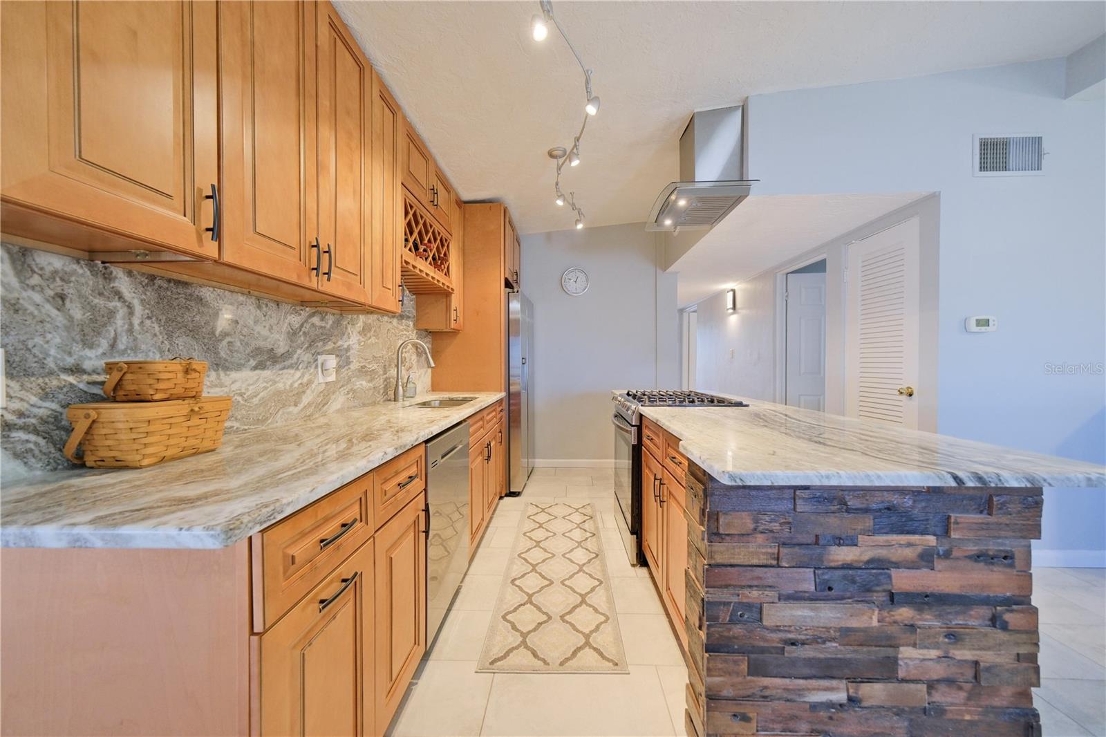 BAYSHORE GARDENS SEC 4 - Residential