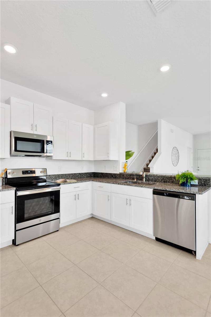 LITTLE LAKE THOMAS - Residential Lease