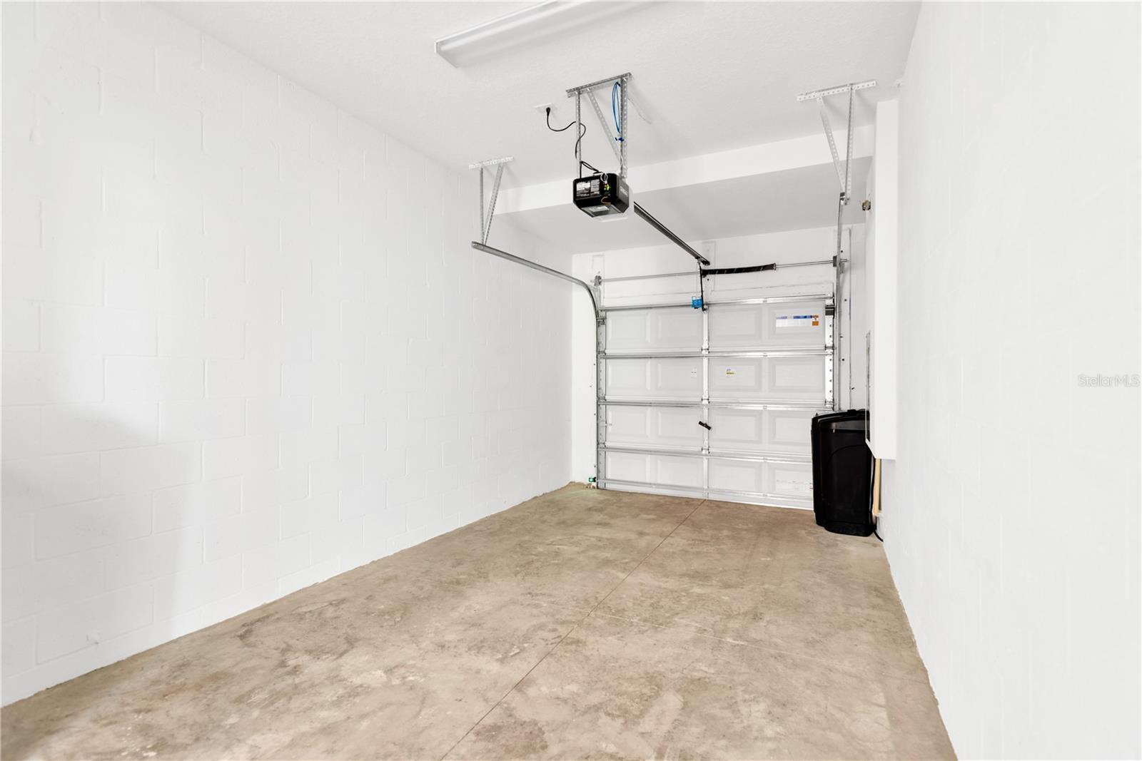 LITTLE LAKE THOMAS - Residential Lease