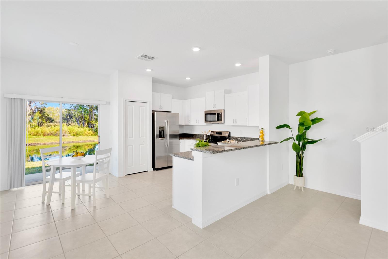 LITTLE LAKE THOMAS - Residential Lease