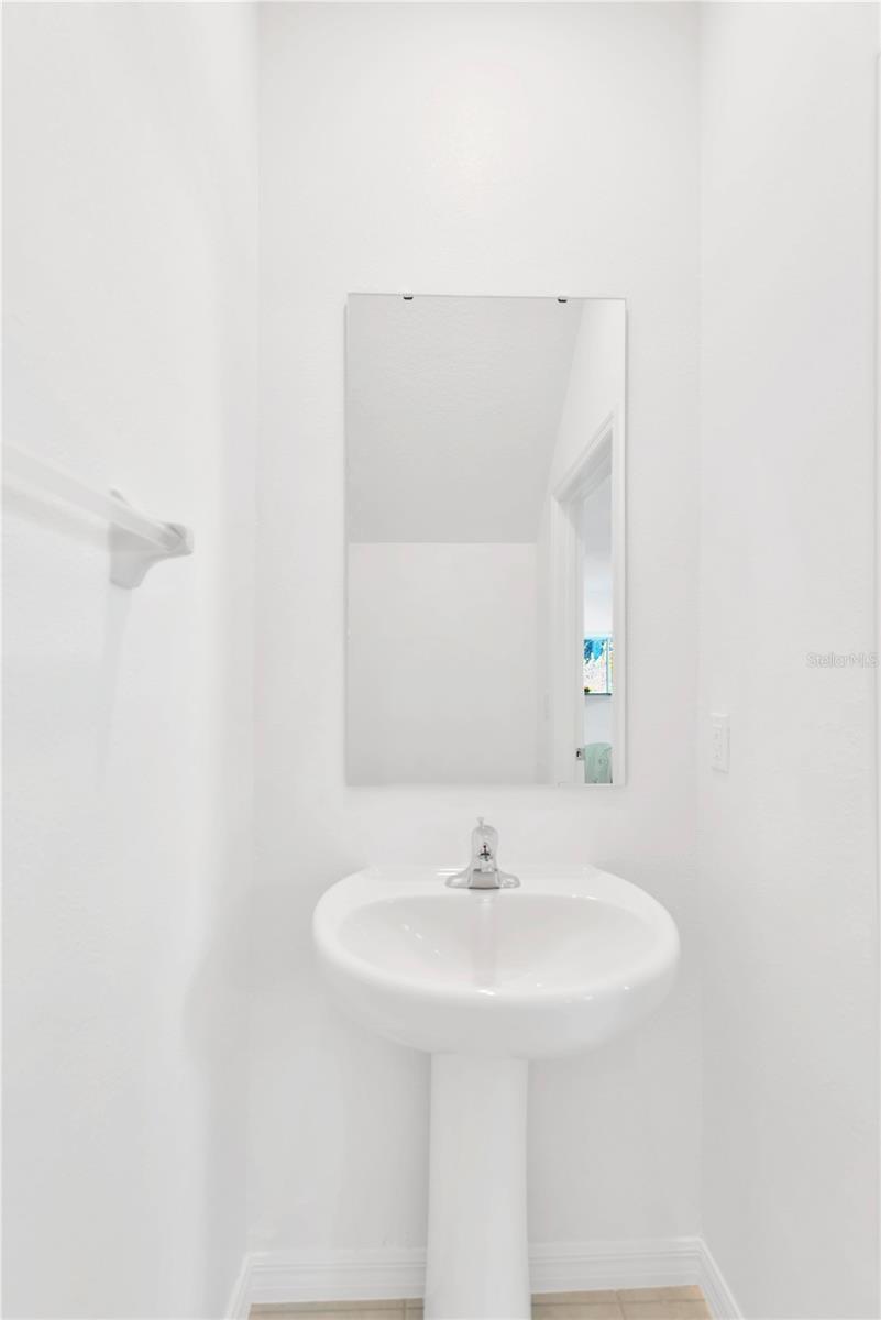 LITTLE LAKE THOMAS - Residential Lease