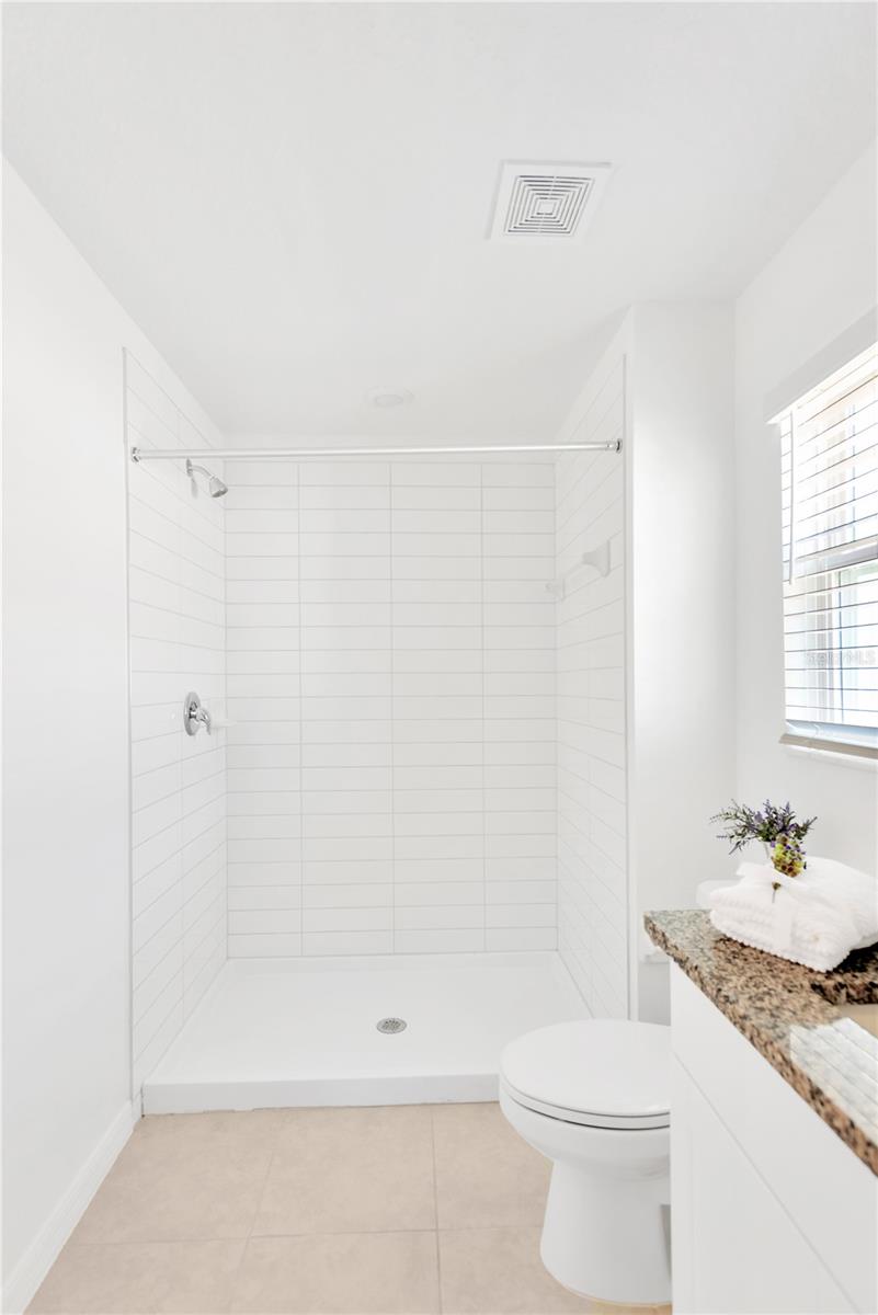 LITTLE LAKE THOMAS - Residential Lease