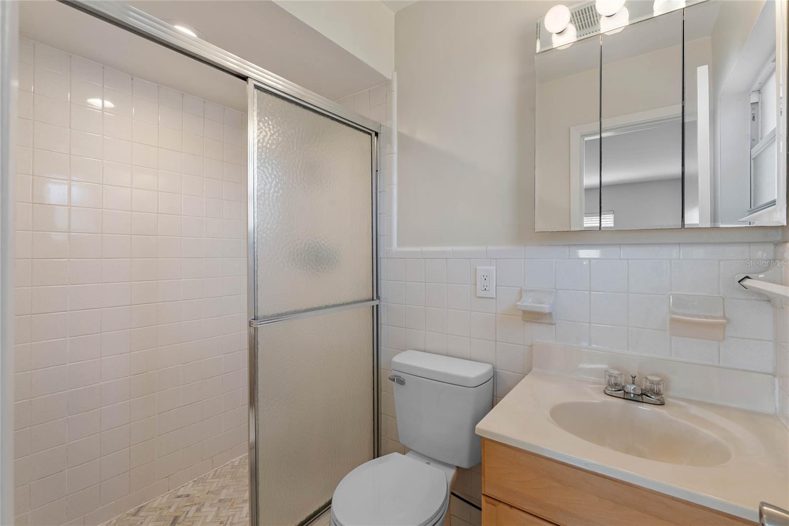 OAKLAND ESTATES 1ST SEC - Residential