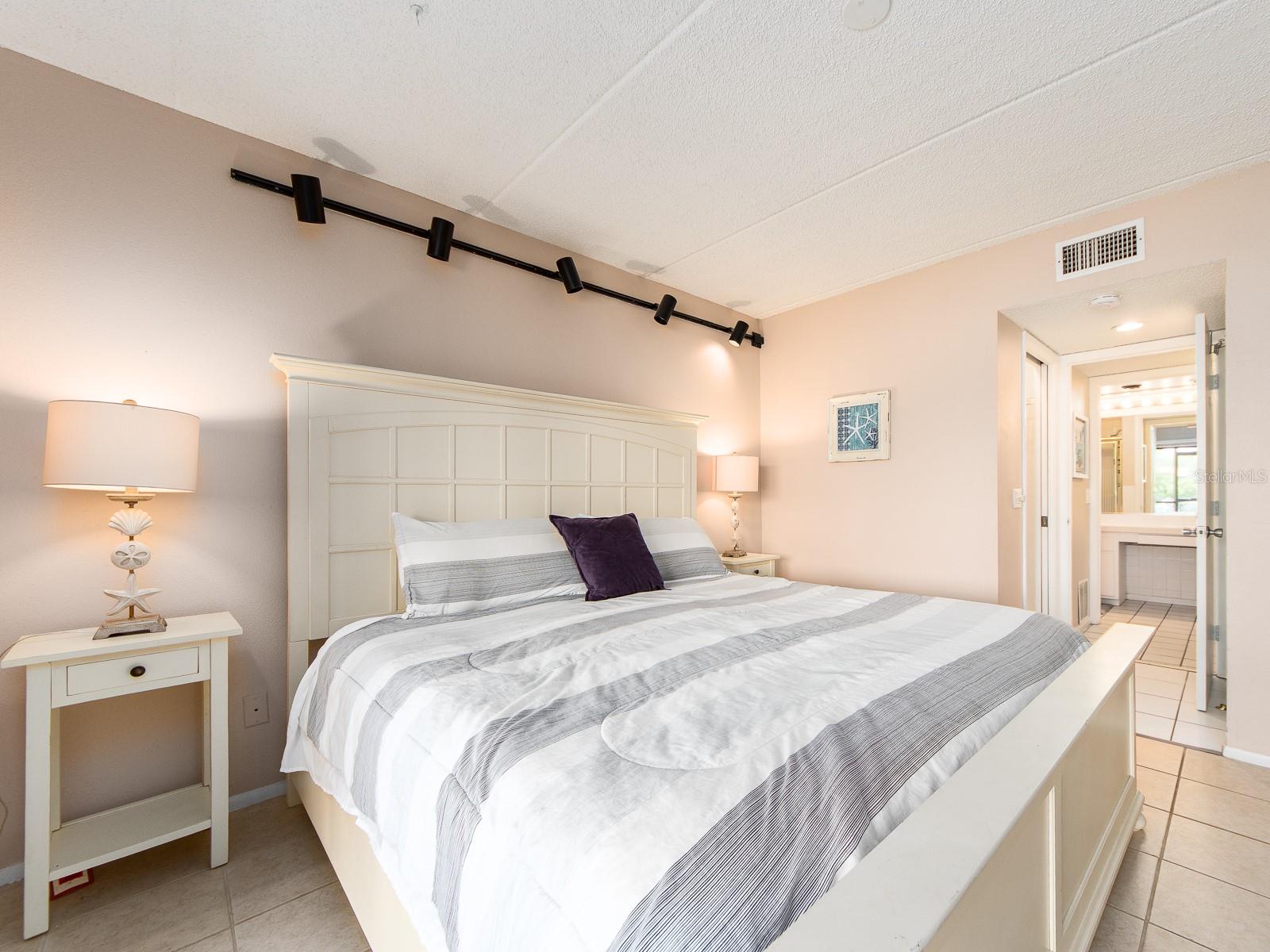 EAST LAKE WOODLANDS WOODLAKE RUN - Residential