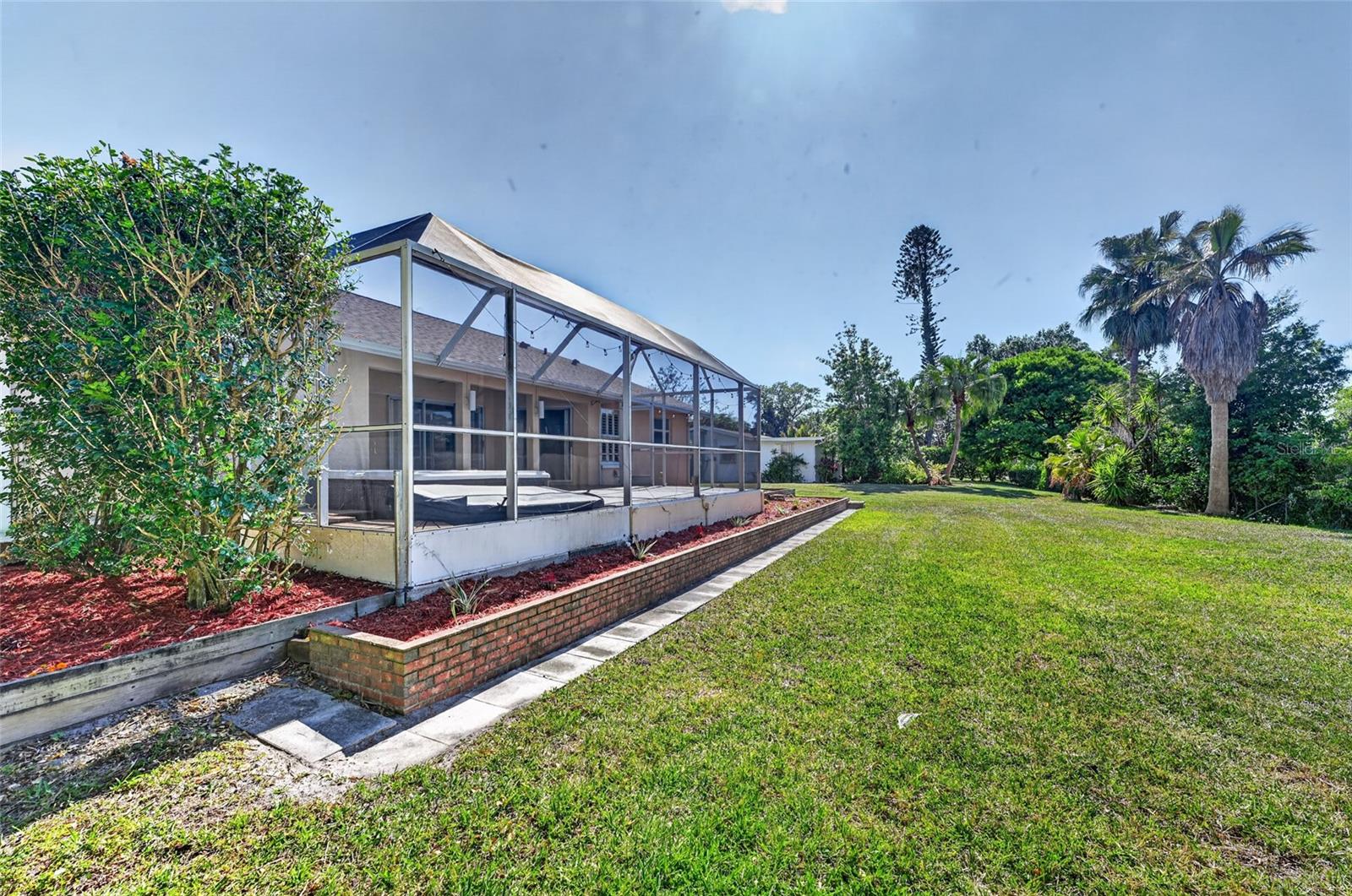 LAKEWOOD - Residential