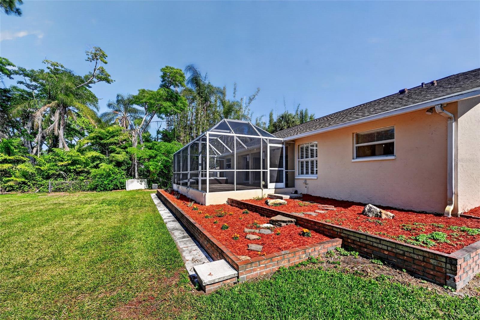 LAKEWOOD - Residential