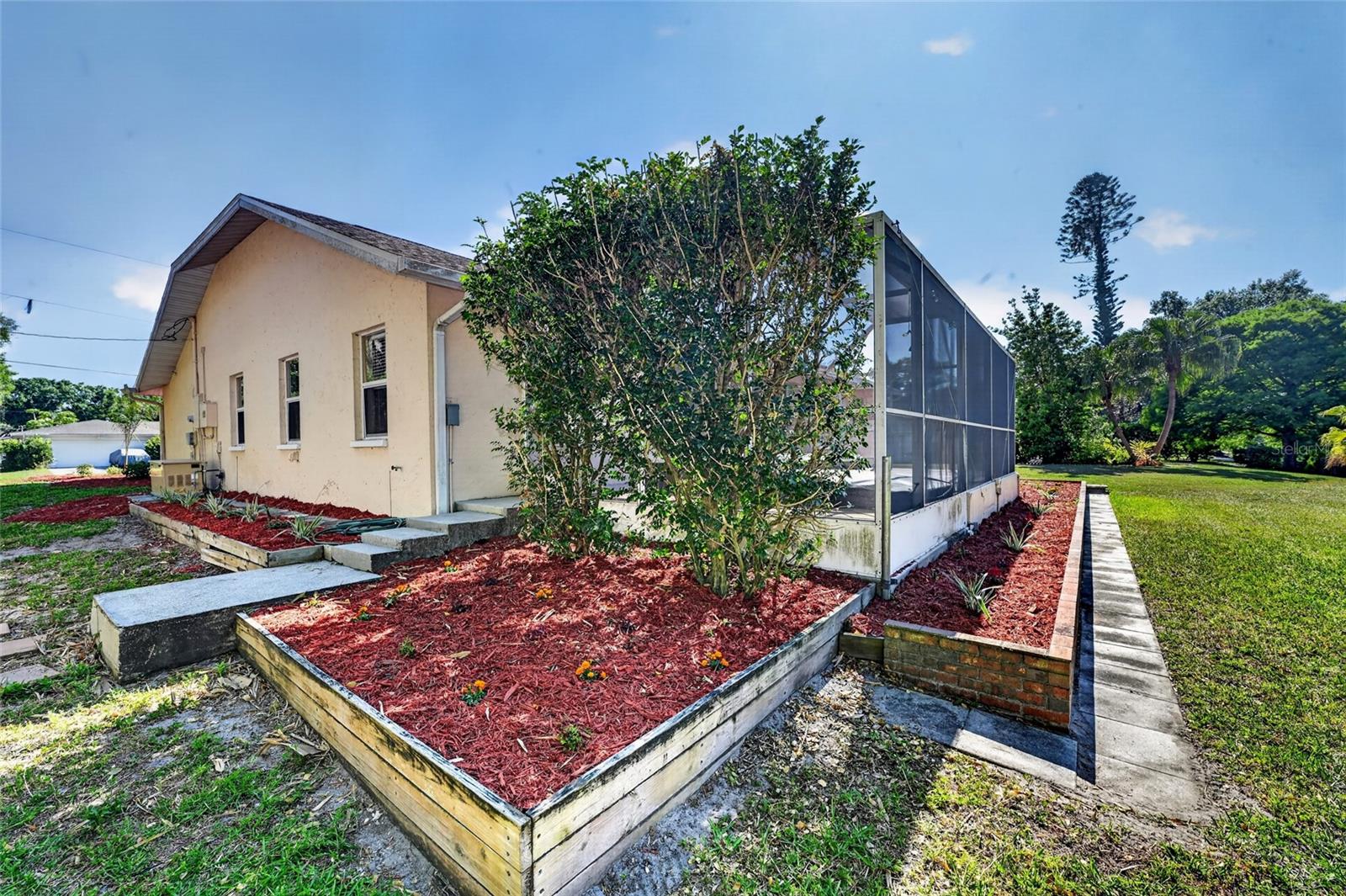 LAKEWOOD - Residential