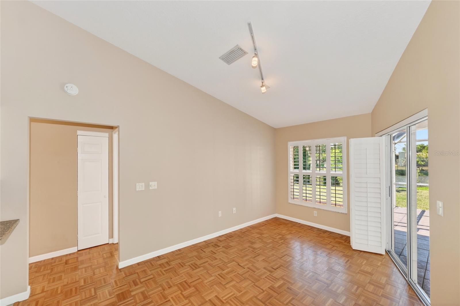 LAKEWOOD - Residential