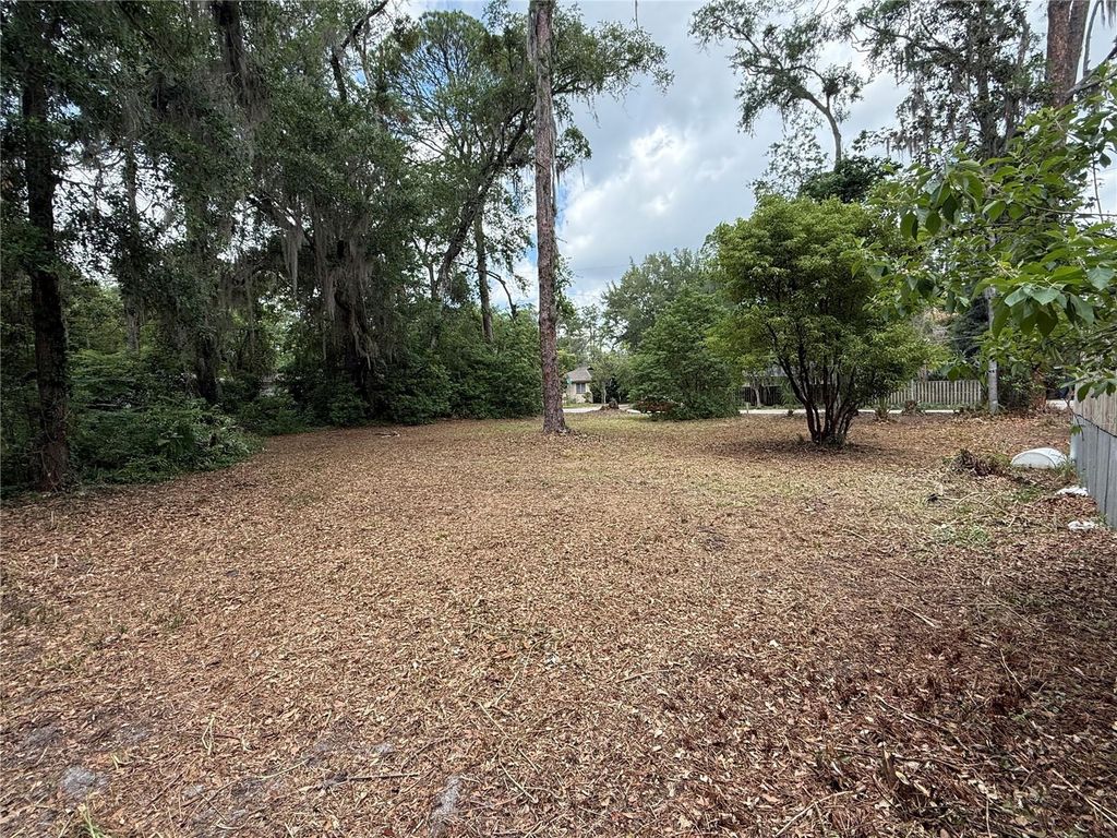Photo of NE 8th Avenue, Gainesville, FL 32601 (MLS # GC540234)