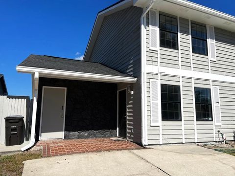 Photo of 453 Hemlock Street, Altamonte Springs, FL 32714 (MLS # O6383929)