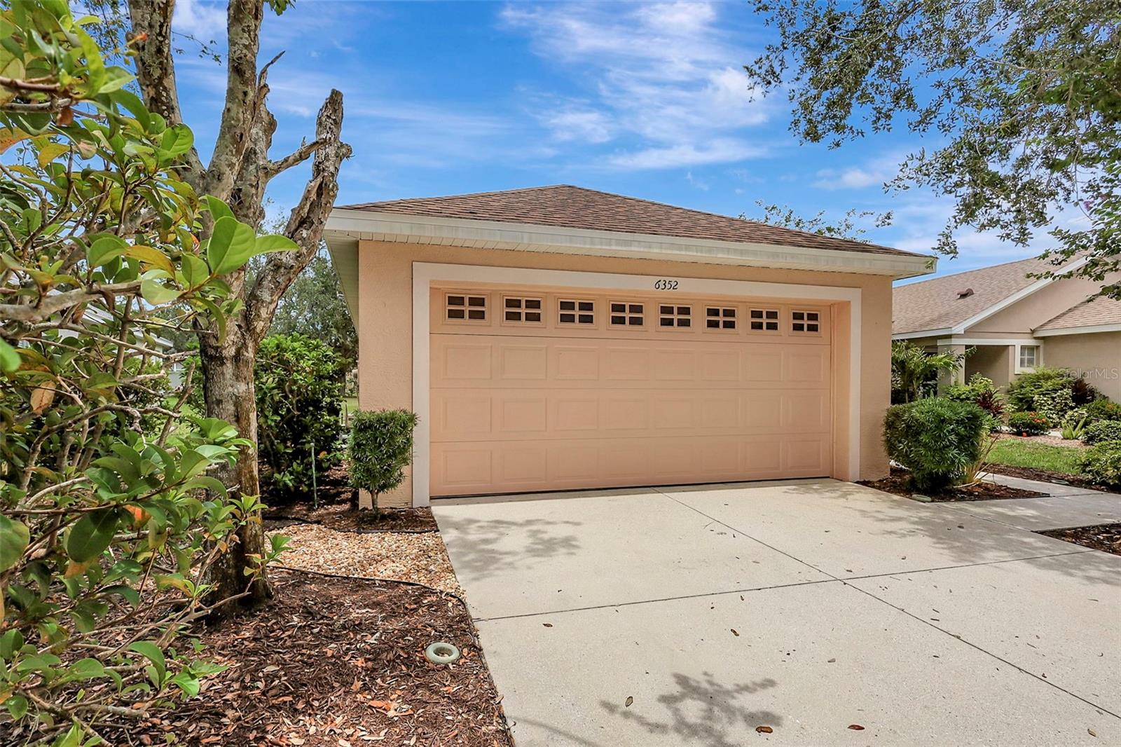 6352 ROBIN COVE
