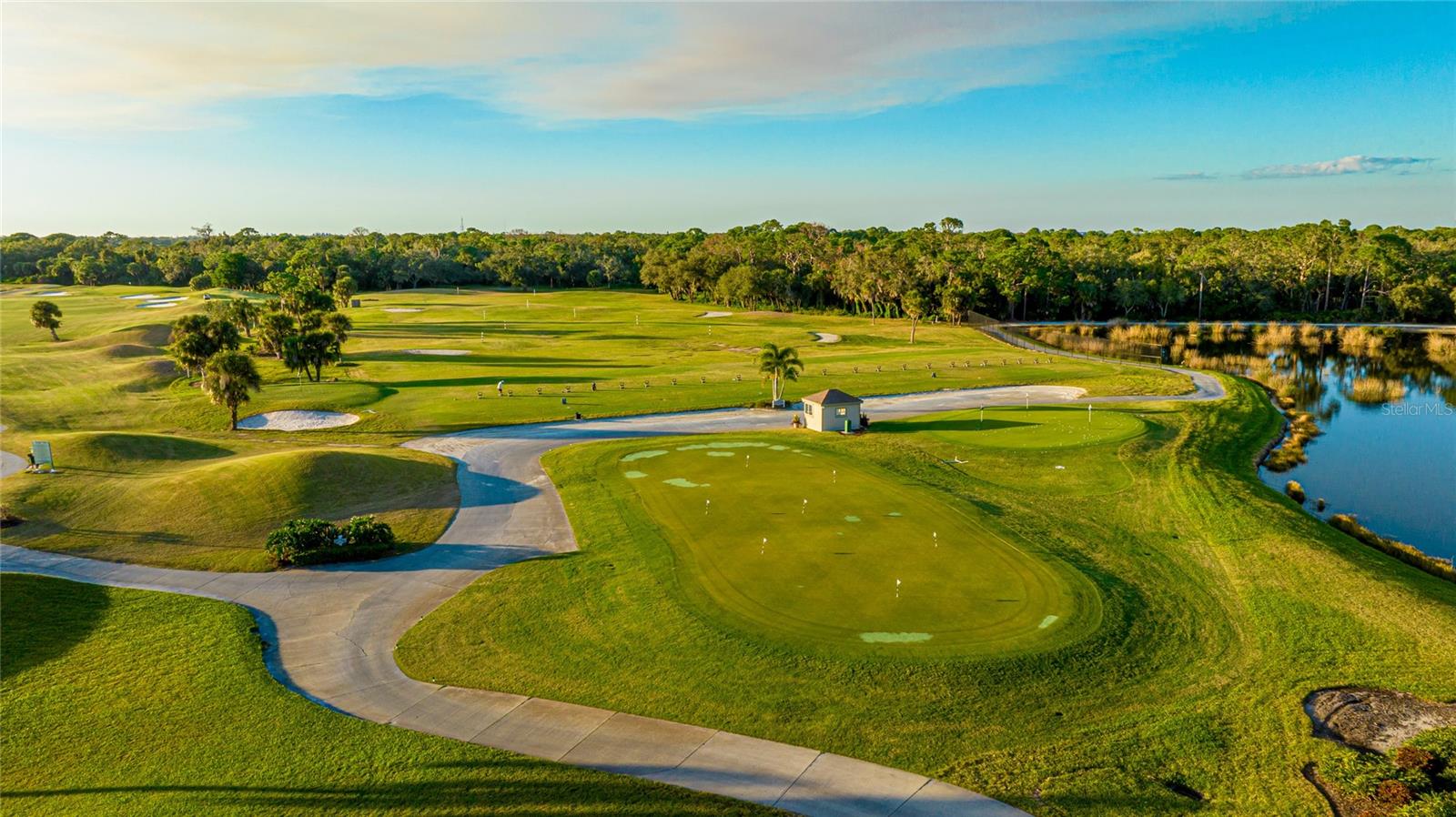 PELICAN POINTE GOLF & COUNTRY CLUB - Residential