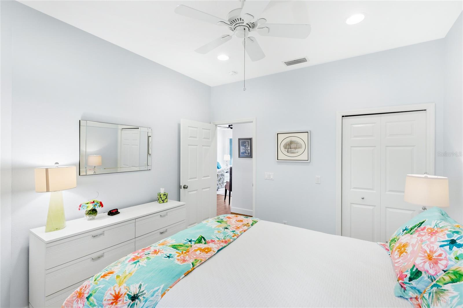 PELICAN POINTE GOLF & COUNTRY CLUB - Residential