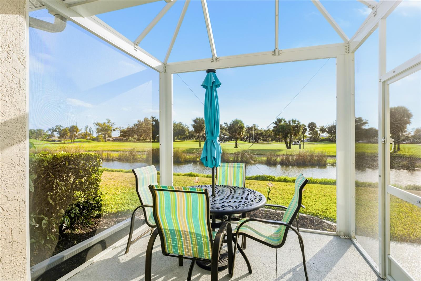 PELICAN POINTE GOLF & COUNTRY CLUB - Residential