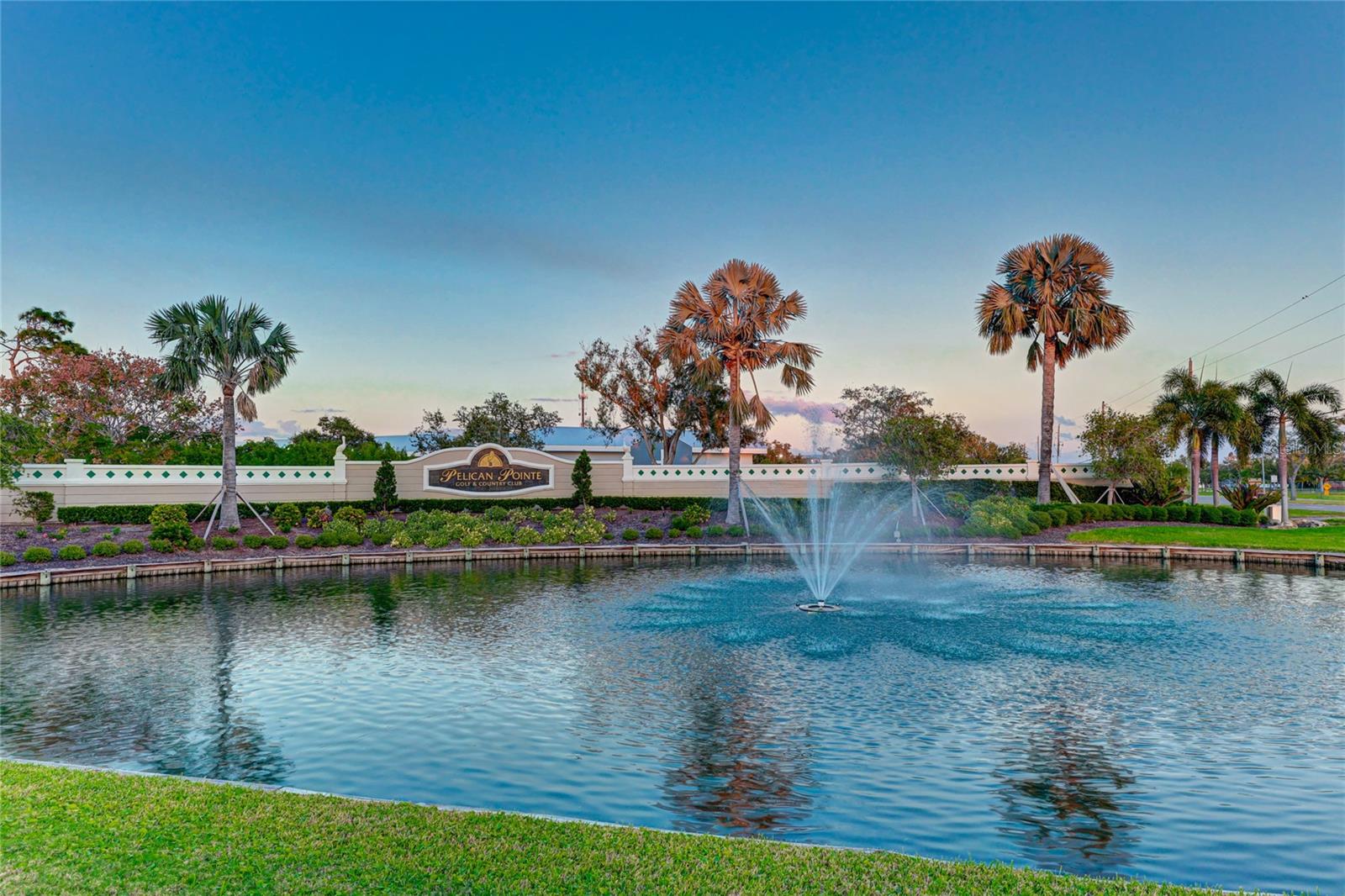 PELICAN POINTE GOLF & COUNTRY CLUB - Residential