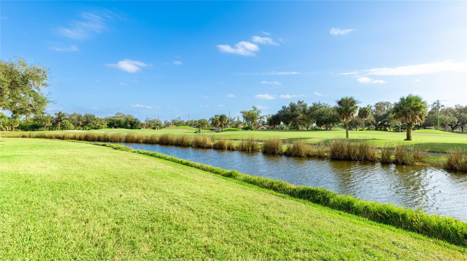 PELICAN POINTE GOLF & COUNTRY CLUB - Residential