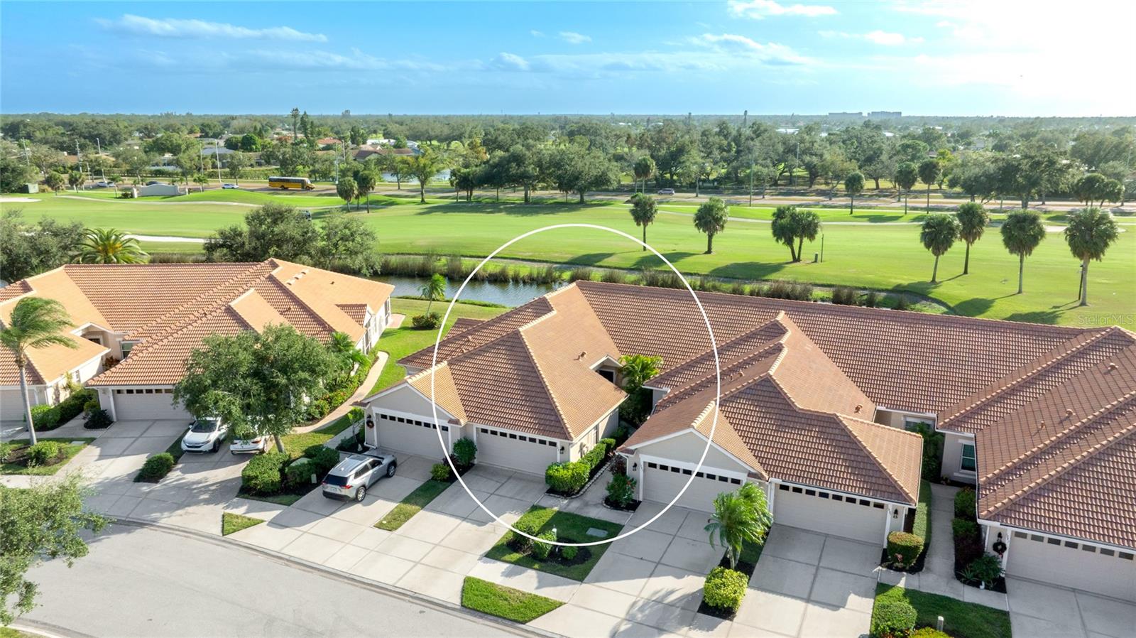 PELICAN POINTE GOLF & COUNTRY CLUB - Residential