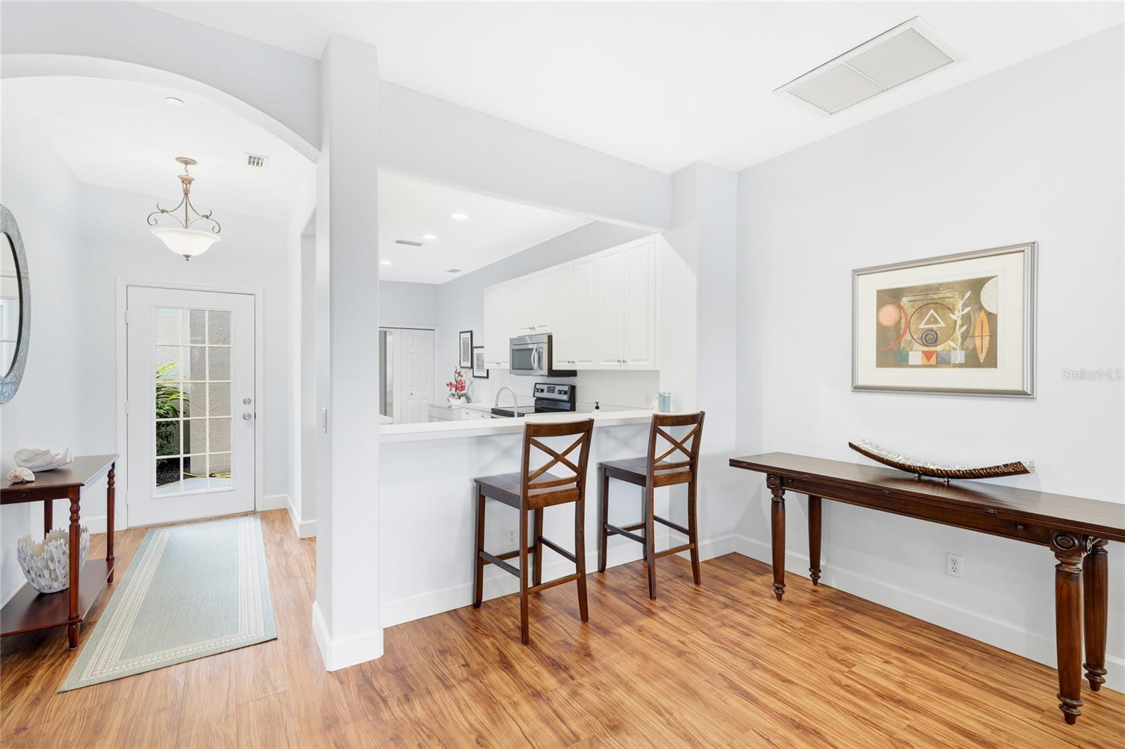 PELICAN POINTE GOLF & COUNTRY CLUB - Residential