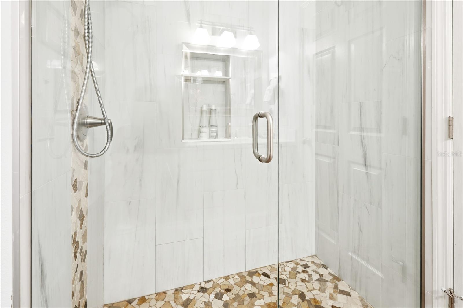 PELICAN POINTE GOLF & COUNTRY CLUB - Residential