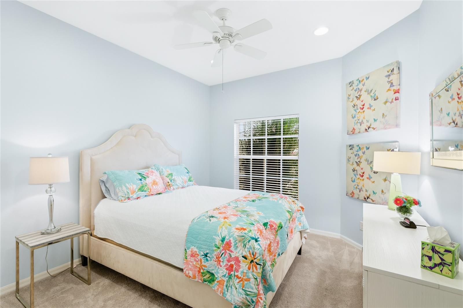 PELICAN POINTE GOLF & COUNTRY CLUB - Residential